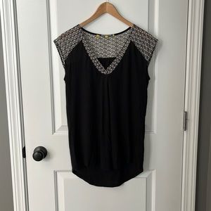 Anthro Little Yellow Button cap sleeve black tunic tee